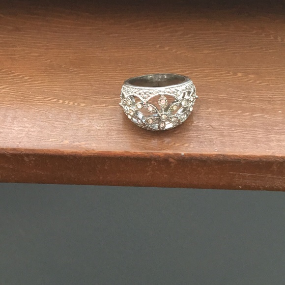 Ring - Picture 2 of 3